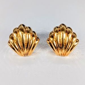 Vint. Trifari Shell Earrings NWT